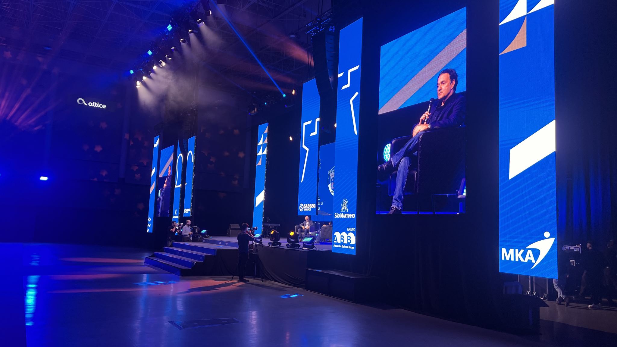 20221130_210345379_iOS